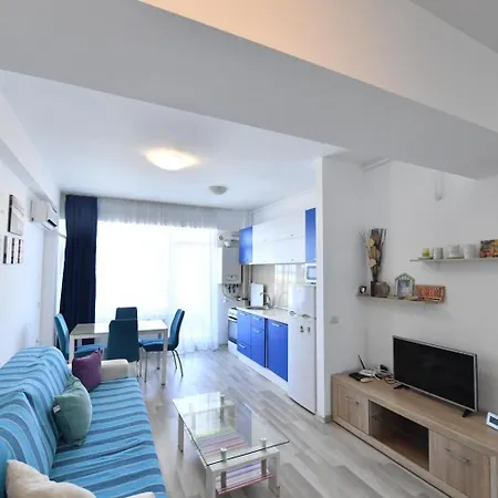 Loft Summerland Apartment